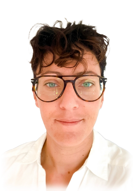 Alizée Thiefin fondatrice de HypnoseObjectif, praticienne en hypnose de mieux-être depuis plus de dix ans.