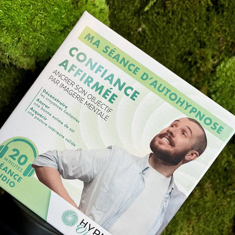 Box Confiance Affirmée mise en situation derrière un mur végétal – séance d’auto-hypnose box HypnoseObjectif